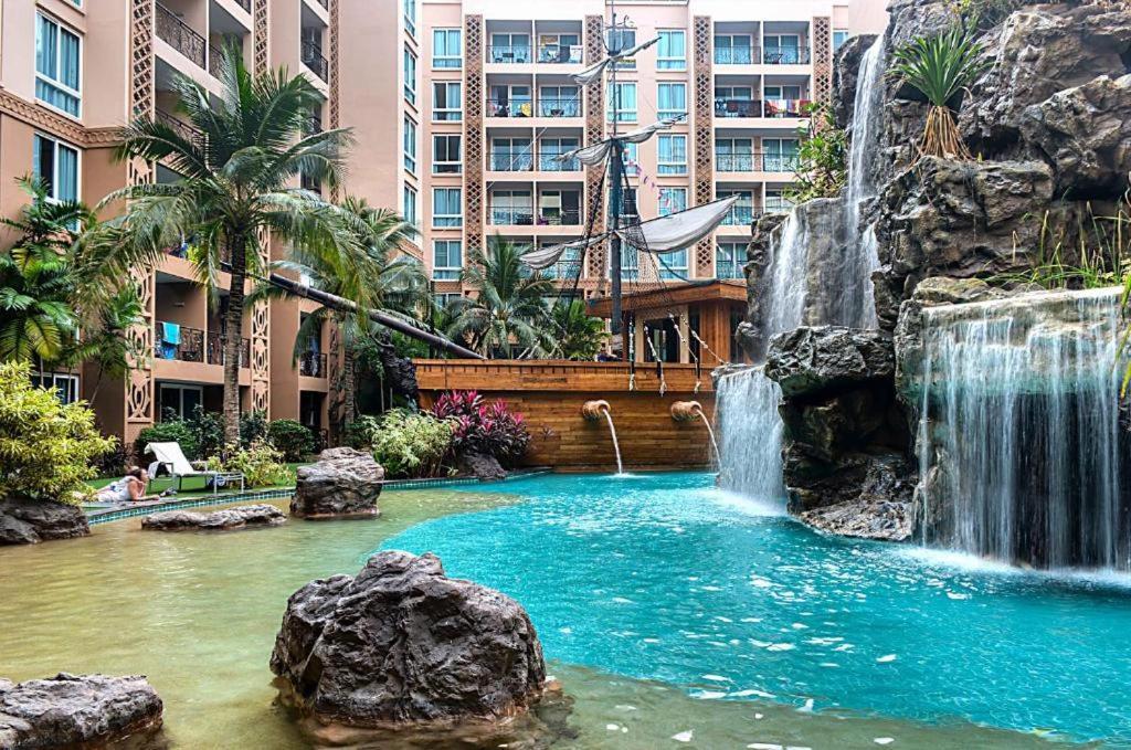 ジョムティエンビーチAtlantis Waterparkアパートメント エクステリア 写真